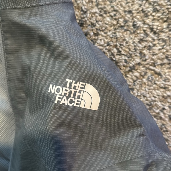 North face wind breaker - Picture 3 of 3